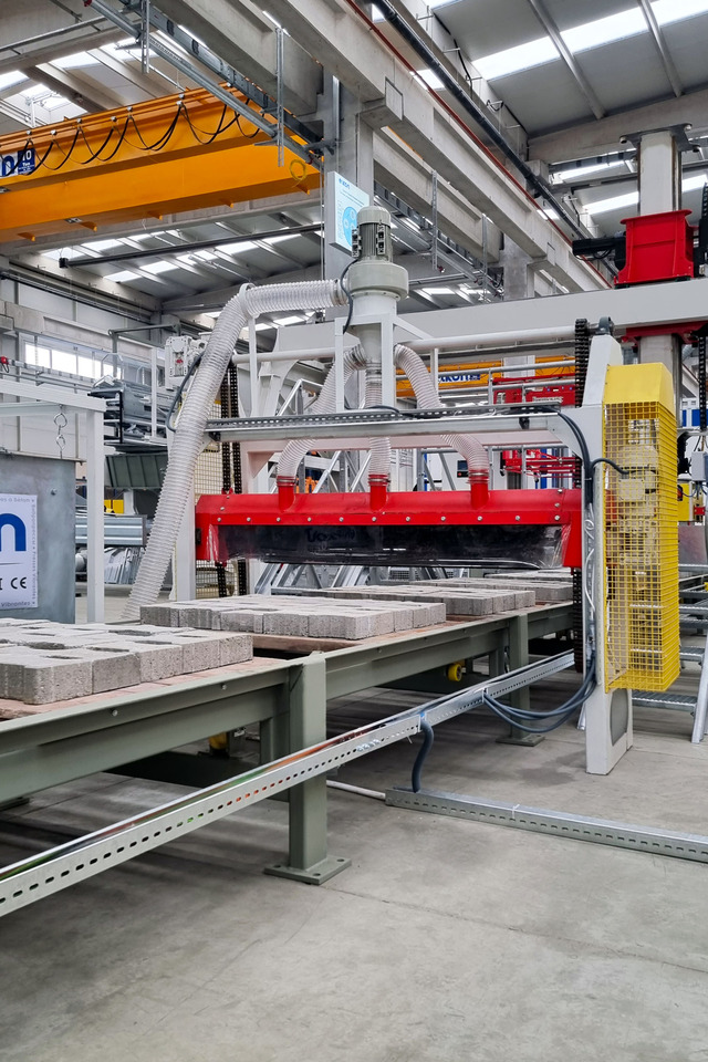 ELKON Elkoblock-S25 Block Making Machine - Vibropress: foto 4 ELKON Elkoblock-S25 Block Making Machine - Vibropress: foto 4