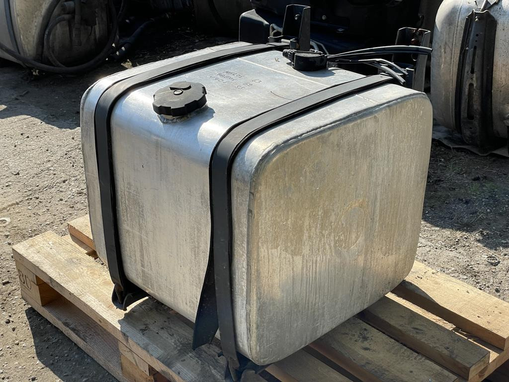 ALUMINUM 240L - Degvielas tvertne - Kravas automašīna: foto 3 ALUMINUM 240L - Degvielas tvertne - Kravas automašīna: foto 3