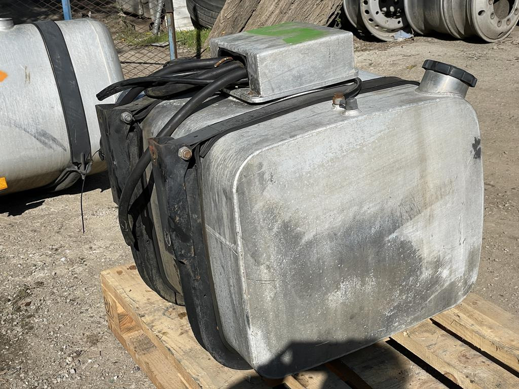 ALUMINUM 260 L - Degvielas tvertne - Kravas automašīna: foto 5 ALUMINUM 260 L - Degvielas tvertne - Kravas automašīna: foto 5