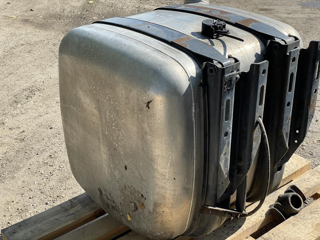 ALUMINUM 290 L - Degvielas tvertne - Kravas automašīna: foto 4 ALUMINUM 290 L - Degvielas tvertne - Kravas automašīna: foto 4