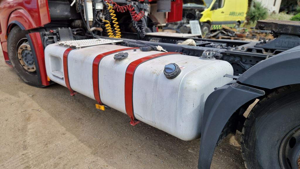 ALUMINUM OIL TANK 830 L - Degvielas tvertne - Kravas automašīna: foto 2 ALUMINUM OIL TANK 830 L - Degvielas tvertne - Kravas automašīna: foto 2