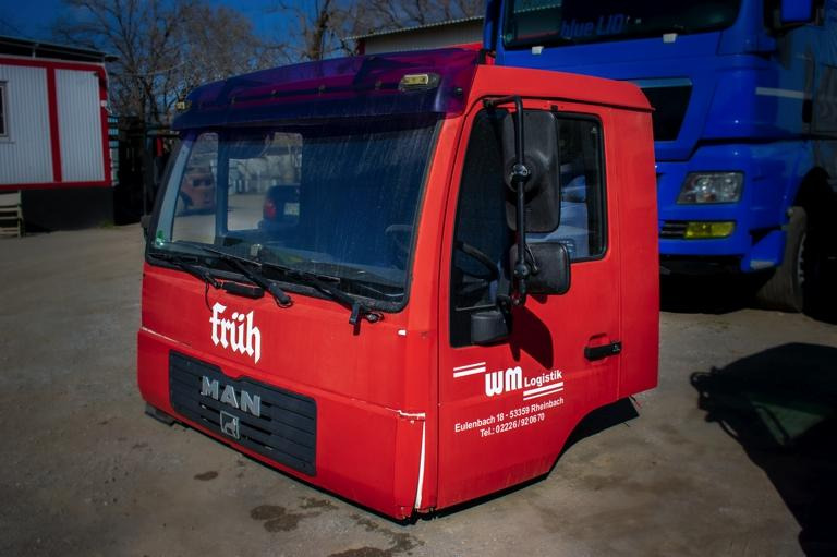 MAN L2000 - Kabīne - Kravas automašīna: foto 1 MAN L2000 - Kabīne - Kravas automašīna: foto 1