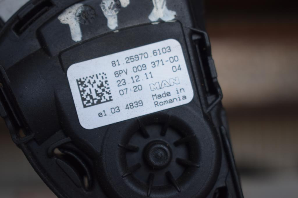 MAN TGX - Pedālis - Kravas automašīna: foto 3 MAN TGX - Pedālis - Kravas automašīna: foto 3