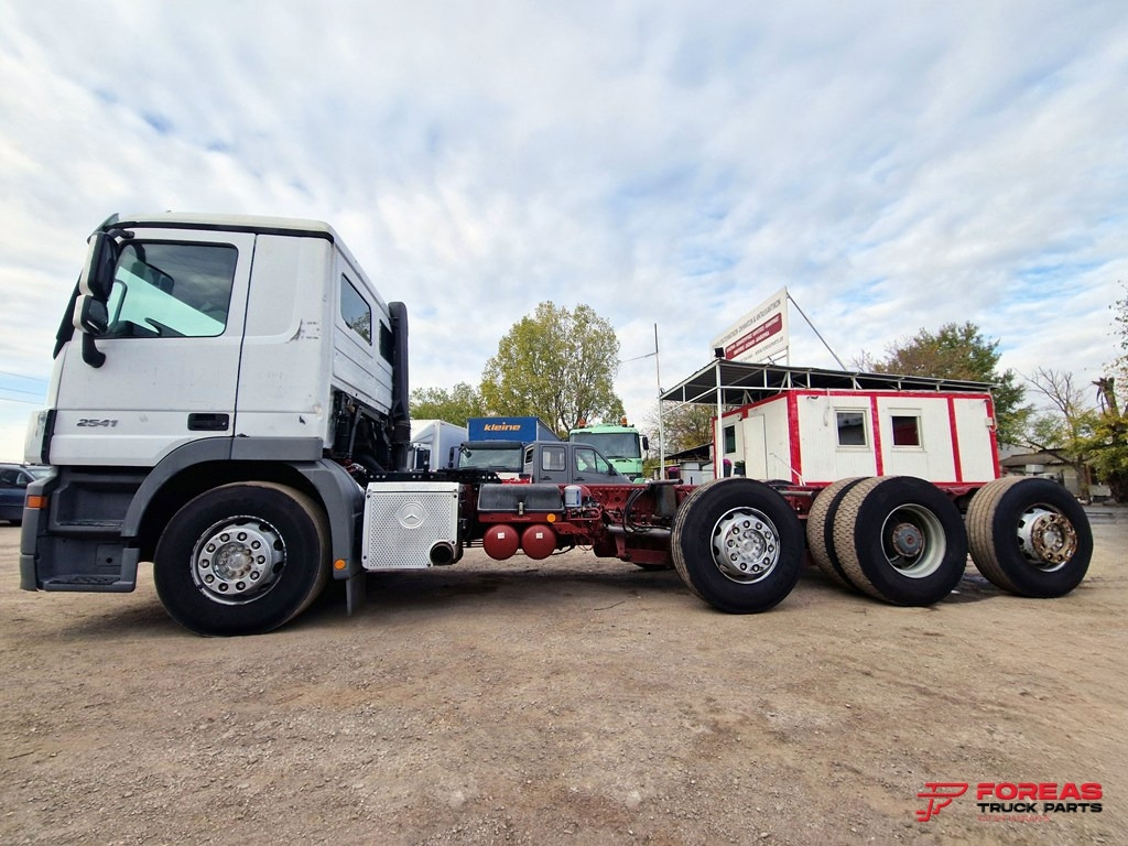 MERCEDES-BENZ ACTROS 3241 8x2 EURO 5 INTARDER - Šasija kravas automašīna: foto 4 MERCEDES-BENZ ACTROS 3241 8x2 EURO 5 INTARDER - Šasija kravas automašīna: foto 4