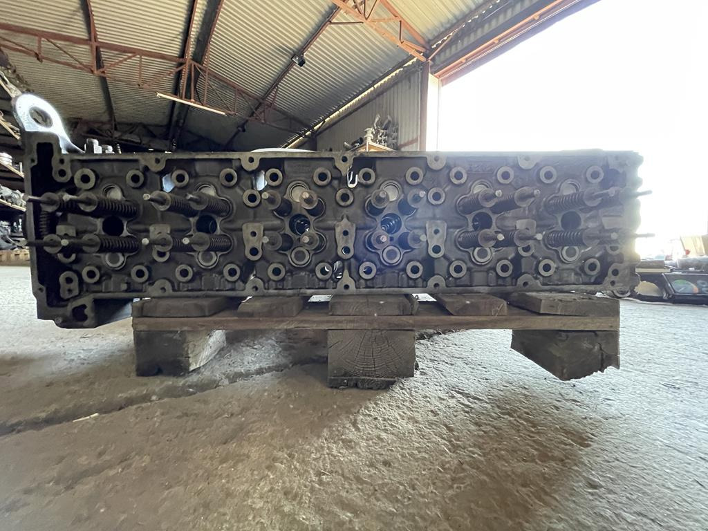 MERCEDES-BENZ ACTROS 471 - Motora galva - Kravas automašīna: foto 4 MERCEDES-BENZ ACTROS 471 - Motora galva - Kravas automašīna: foto 4