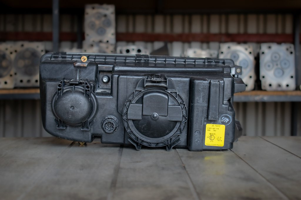 MERCEDES-BENZ ACTROS MP I HEADLIGHT - DRIVER - Tuvās gaismas - Kravas automašīna: foto 2 MERCEDES-BENZ ACTROS MP I HEADLIGHT - DRIVER - Tuvās gaismas - Kravas automašīna: foto 2