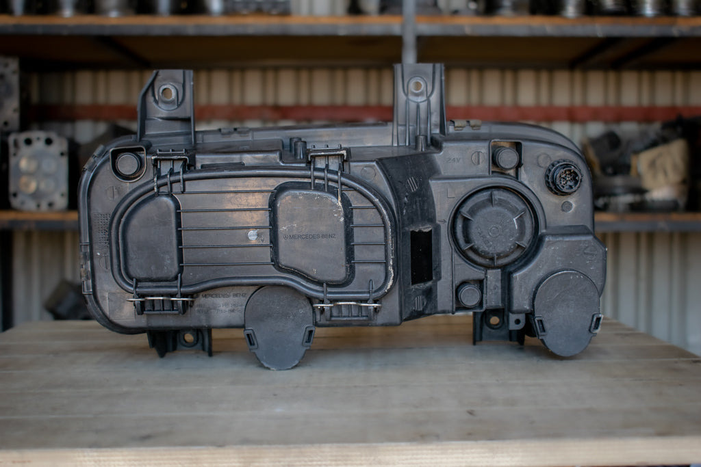 MERCEDES-BENZ ATEGO - DRIVER - Tuvās gaismas - Kravas automašīna: foto 2 MERCEDES-BENZ ATEGO - DRIVER - Tuvās gaismas - Kravas automašīna: foto 2