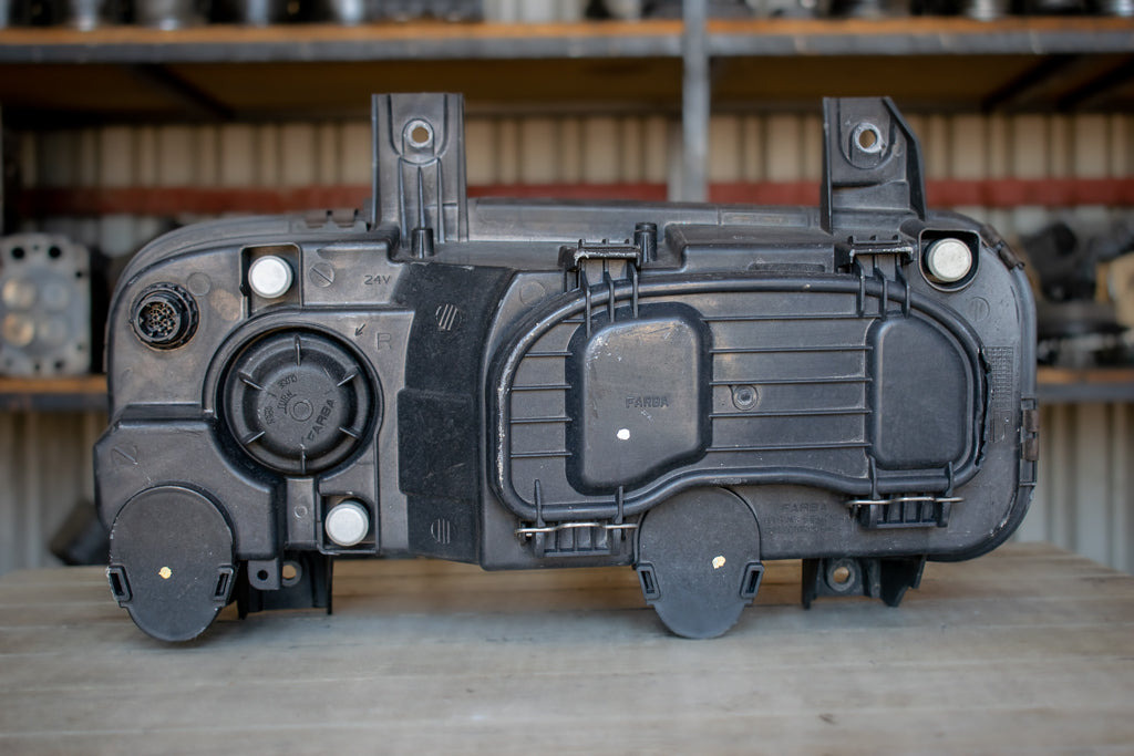 MERCEDES-BENZ ATEGO II HEADLIGHT RIGHT - PASSENGER - Tuvās gaismas - Kravas automašīna: foto 2 MERCEDES-BENZ ATEGO II HEADLIGHT RIGHT - PASSENGER - Tuvās gaismas - Kravas automašīna: foto 2