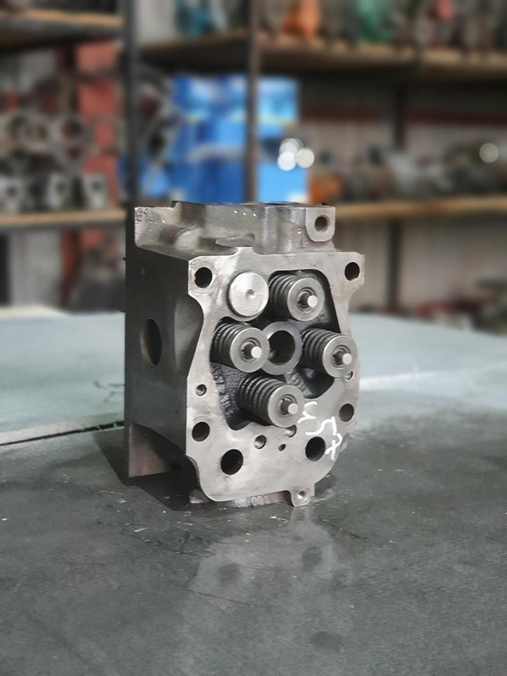 MERCEDES-BENZ AXOR OM 457 EURO III - Motora galva - Kravas automašīna: foto 3 MERCEDES-BENZ AXOR OM 457 EURO III - Motora galva - Kravas automašīna: foto 3