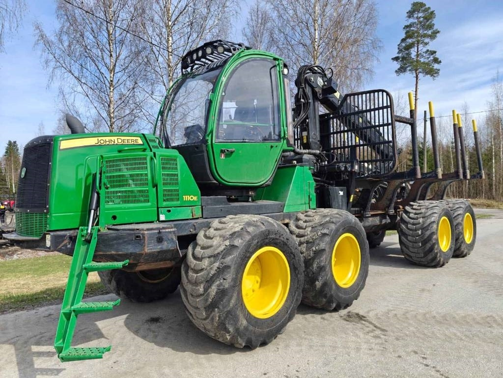 John Deere 1110 E Eco III - Forvarders: foto 1 John Deere 1110 E Eco III - Forvarders: foto 1