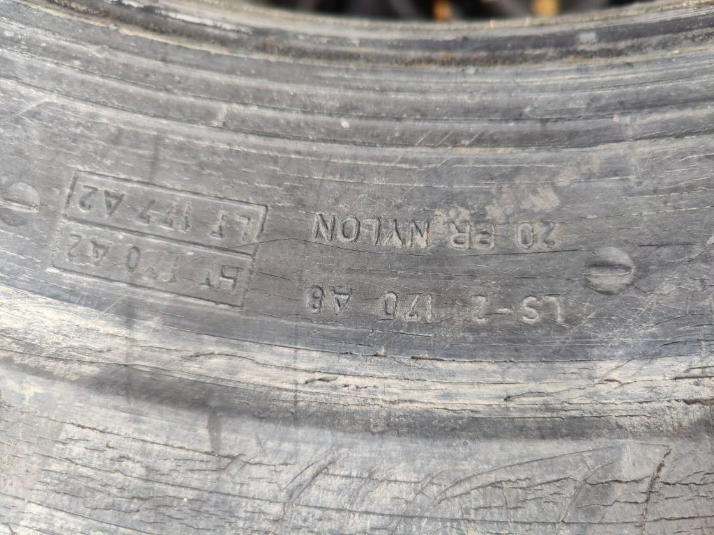 Nokian 800/40-26,5 - Riepa - Meža tehnika: foto 5 Nokian 800/40-26,5 - Riepa - Meža tehnika: foto 5