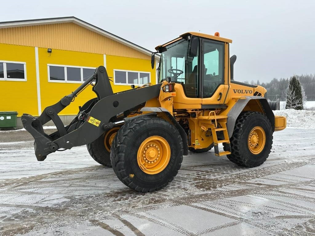Riteņu iekrāvējs Volvo L 70 F: foto 1