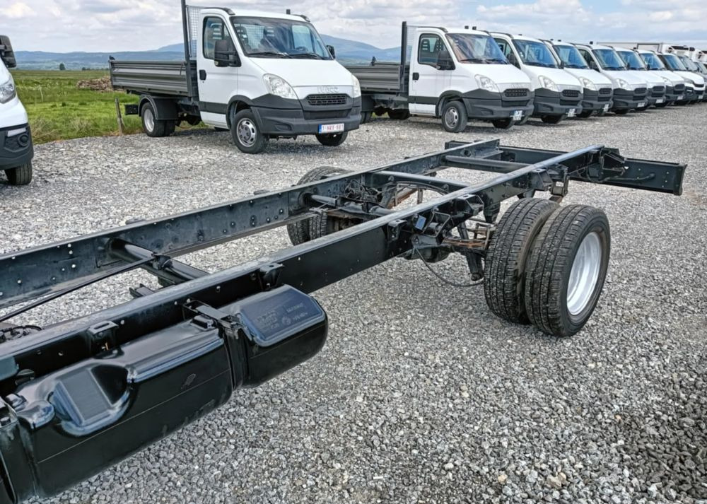 Šasija kravas automašīna Iveco 35C13, 35C12, 35C14, 35C15: foto 7 Šasija kravas automašīna Iveco 35C13, 35C12, 35C14, 35C15: foto 7
