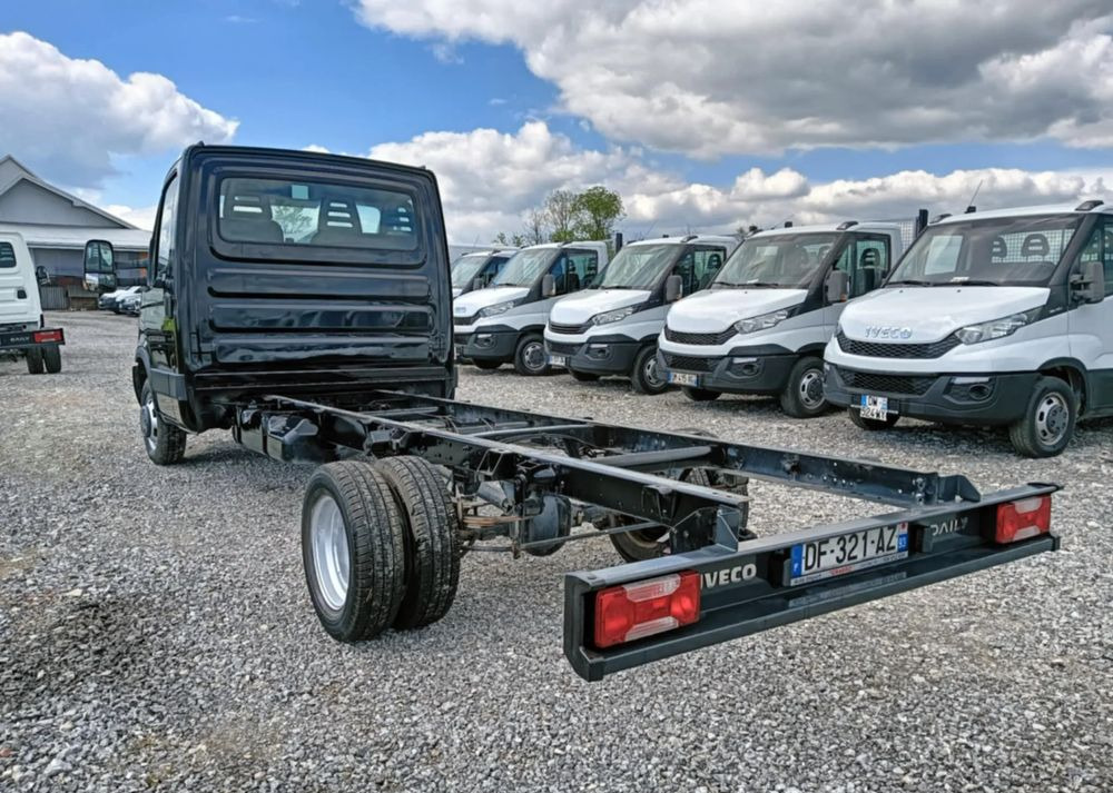 Šasija kravas automašīna Iveco 35C13, 35C12, 35C14, 35C15: foto 11 Šasija kravas automašīna Iveco 35C13, 35C12, 35C14, 35C15: foto 11