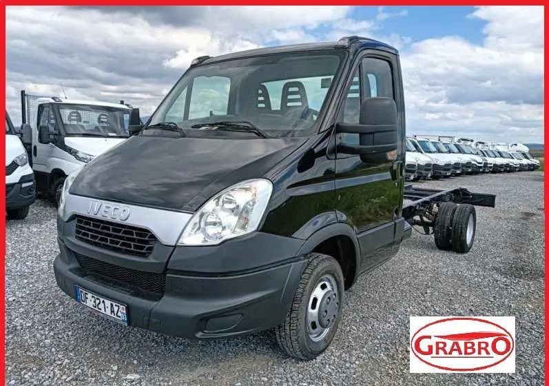 Iveco 35C13, 35C12, 35C14, 35C15 - Šasija kravas automašīna: foto 1 Iveco 35C13, 35C12, 35C14, 35C15 - Šasija kravas automašīna: foto 1