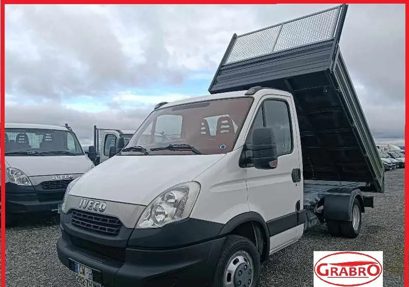 Iveco 35C13, 35C12 - Komercauto pašizgāzējs: foto 1 Iveco 35C13, 35C12 - Komercauto pašizgāzējs: foto 1