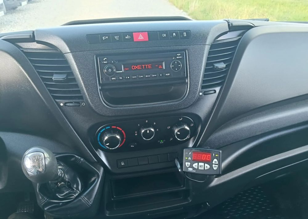 Iveco 35S16, 35S15, 35S14, 35S13, 35C13, 35C14 - Komercauto refrižerators: foto 4 Iveco 35S16, 35S15, 35S14, 35S13, 35C13, 35C14 - Komercauto refrižerators: foto 4