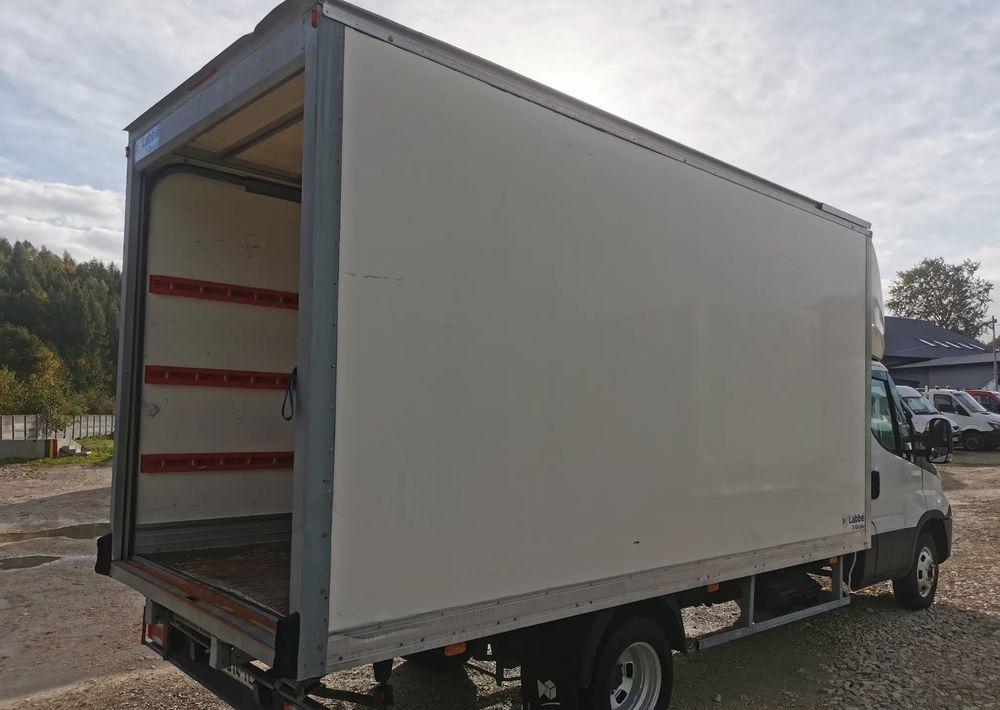 Iveco 3.0-150KM Daily 35C15 Kontener długi rama 35-150 kiper Klimatyzacja długi rozstaw - Furgons ar slēgtā virsbūve: foto 5 Iveco 3.0-150KM Daily 35C15 Kontener długi rama 35-150 kiper Klimatyzacja długi rozstaw - Furgons ar slēgtā virsbūve: foto 5