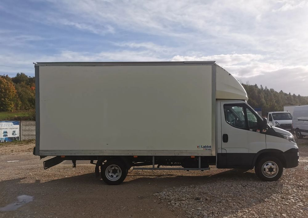 Iveco 3.0-150KM Daily 35C15 Kontener długi rama 35-150 kiper Klimatyzacja długi rozstaw - Furgons ar slēgtā virsbūve: foto 4 Iveco 3.0-150KM Daily 35C15 Kontener długi rama 35-150 kiper Klimatyzacja długi rozstaw - Furgons ar slēgtā virsbūve: foto 4