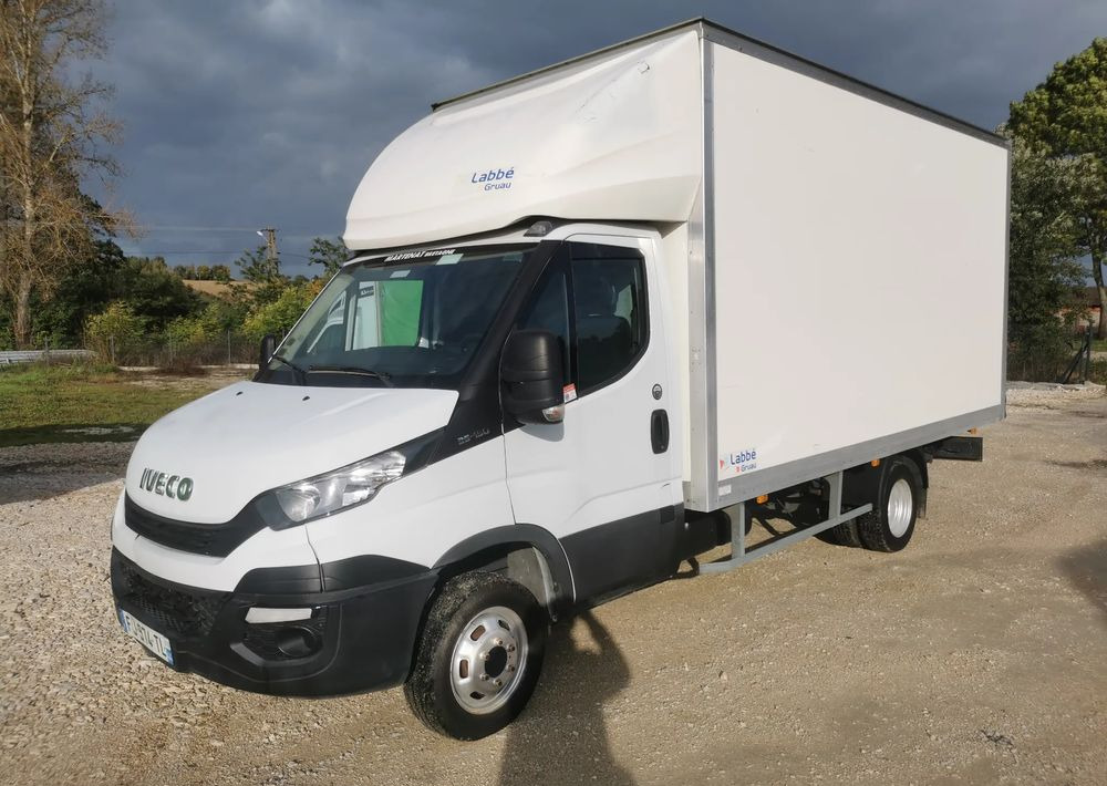 Iveco 3.0-150KM Daily 35C15 Kontener długi rama 35-150 kiper Klimatyzacja długi rozstaw - Furgons ar slēgtā virsbūve: foto 1 Iveco 3.0-150KM Daily 35C15 Kontener długi rama 35-150 kiper Klimatyzacja długi rozstaw - Furgons ar slēgtā virsbūve: foto 1