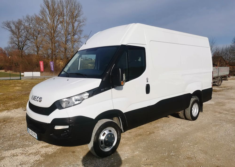 Iveco 35C13 Daily L3H2 bliźniak Klima 2.3-130KM 6-biegów Hak podwójne koła 35-130 L4H2 - Kravas mikroautobuss: foto 1 Iveco 35C13 Daily L3H2 bliźniak Klima 2.3-130KM 6-biegów Hak podwójne koła 35-130 L4H2 - Kravas mikroautobuss: foto 1