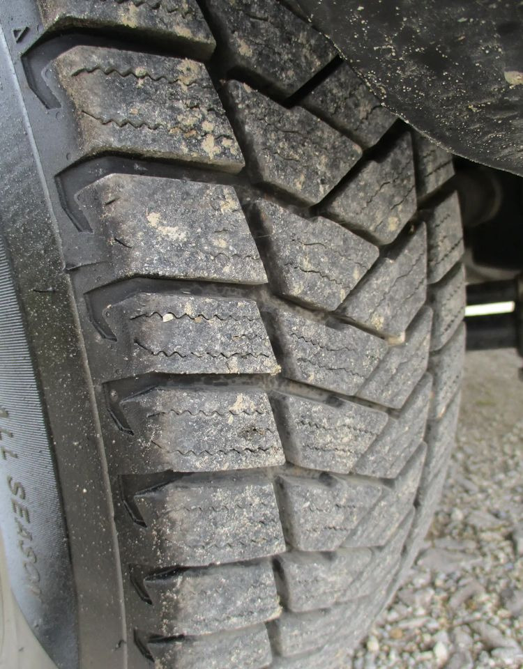 Bortu kravas automašīna/ Platforma Iveco Daily 3.0 na bliźniaku 70C18 skrzynia, laweta, rama, HDS, 70-180 kiper: foto 10