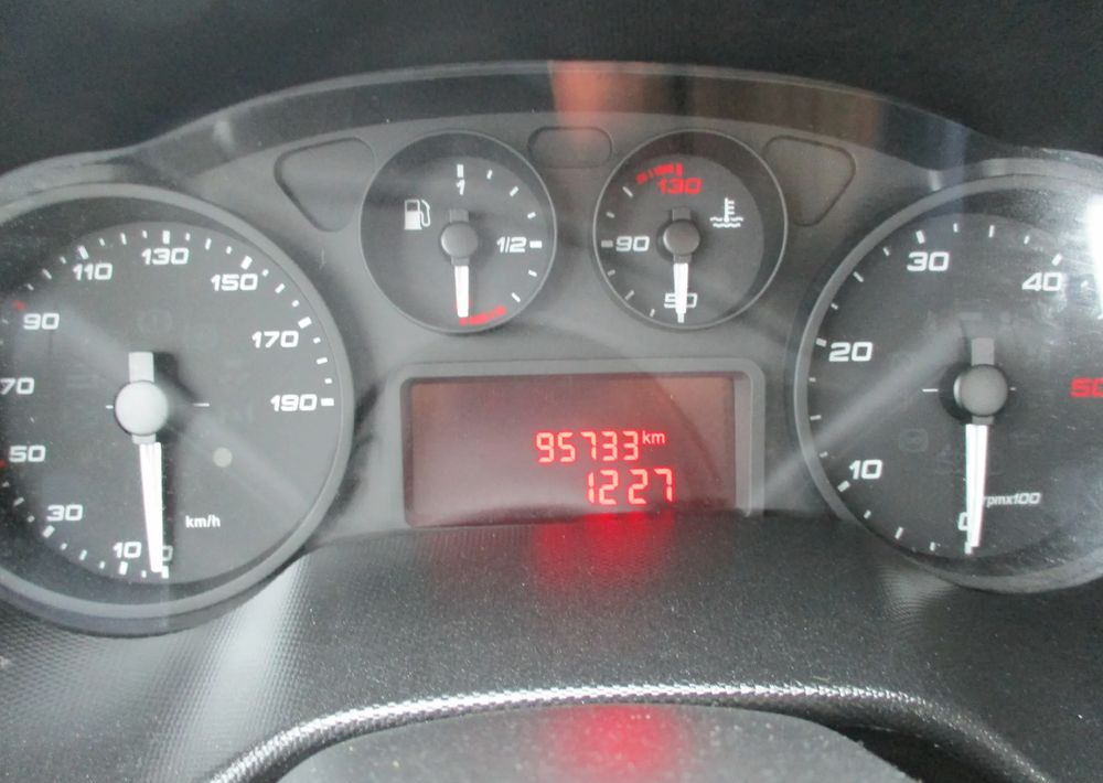 Bortu kravas automašīna/ Platforma Iveco Daily 3.0 na bliźniaku 70C18 skrzynia, laweta, rama, HDS, 70-180 kiper: foto 14