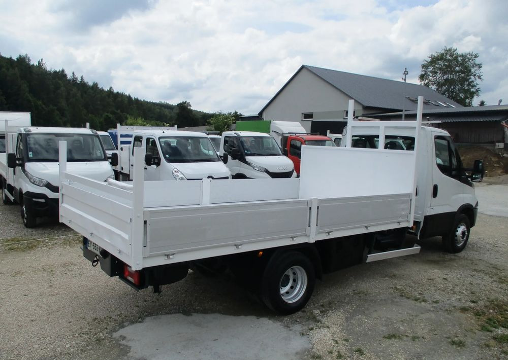 Iveco Daily 3.0 na bliźniaku 70C18 skrzynia, laweta, rama, HDS, 70-180 kiper - Bortu kravas automašīna/ Platforma: foto 3 Iveco Daily 3.0 na bliźniaku 70C18 skrzynia, laweta, rama, HDS, 70-180 kiper - Bortu kravas automašīna/ Platforma: foto 3