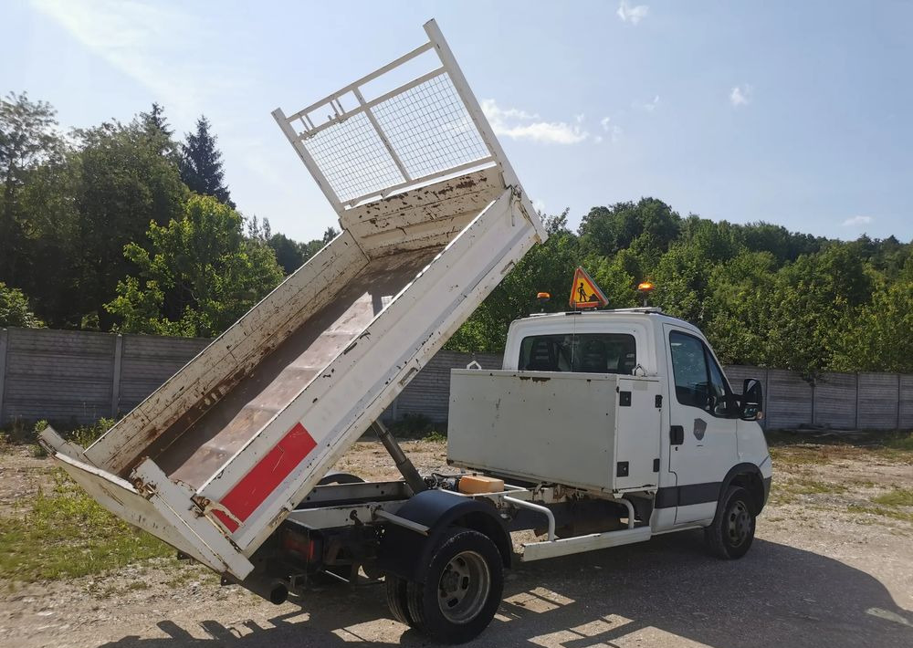 Iveco Daily 35C11 Kiper wywrotka Hak Bliźniak sprowadzony - Komercauto pašizgāzējs: foto 3 Iveco Daily 35C11 Kiper wywrotka Hak Bliźniak sprowadzony - Komercauto pašizgāzējs: foto 3