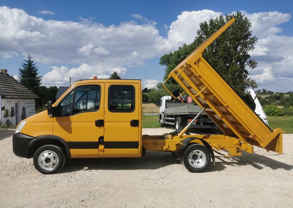 Iveco Daily 35C12 Brygadówka wywrotka Dubel hak kiper doka 35C13 - Komercauto pašizgāzējs: foto 3 Iveco Daily 35C12 Brygadówka wywrotka Dubel hak kiper doka 35C13 - Komercauto pašizgāzējs: foto 3