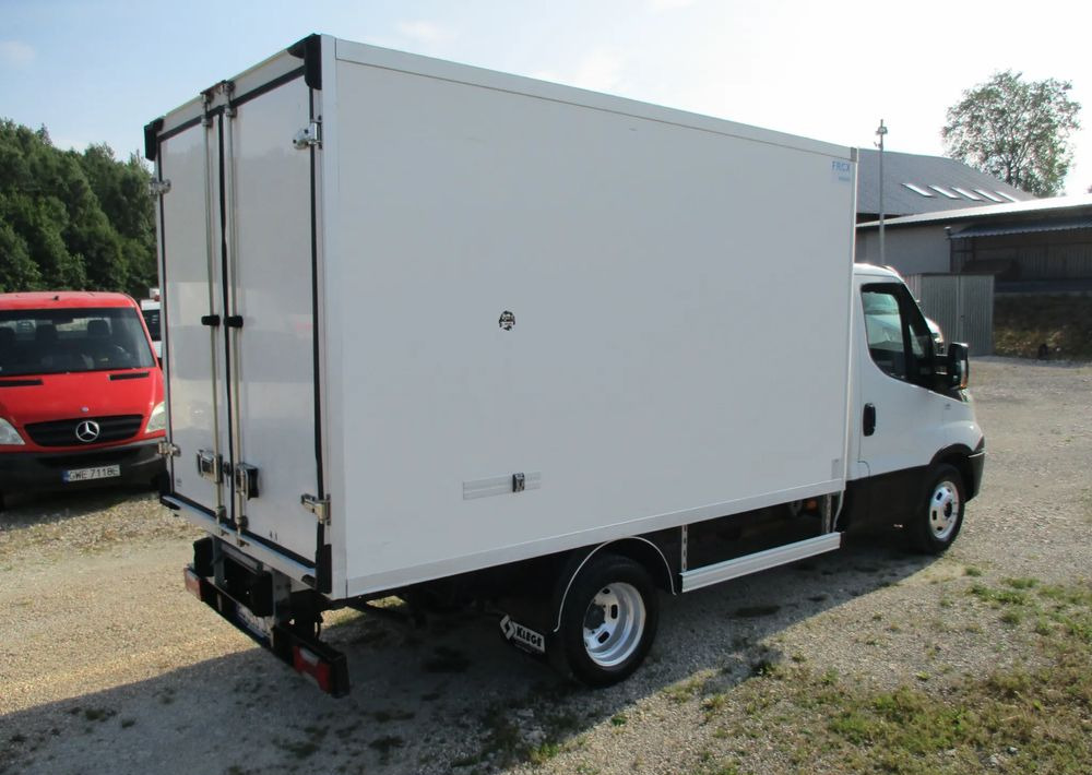 Iveco Daily 35C13 chłodnia Mroźnia na bliźniaku 35-130 Thermo King agregat - Komercauto refrižerators: foto 4 Iveco Daily 35C13 chłodnia Mroźnia na bliźniaku 35-130 Thermo King agregat - Komercauto refrižerators: foto 4