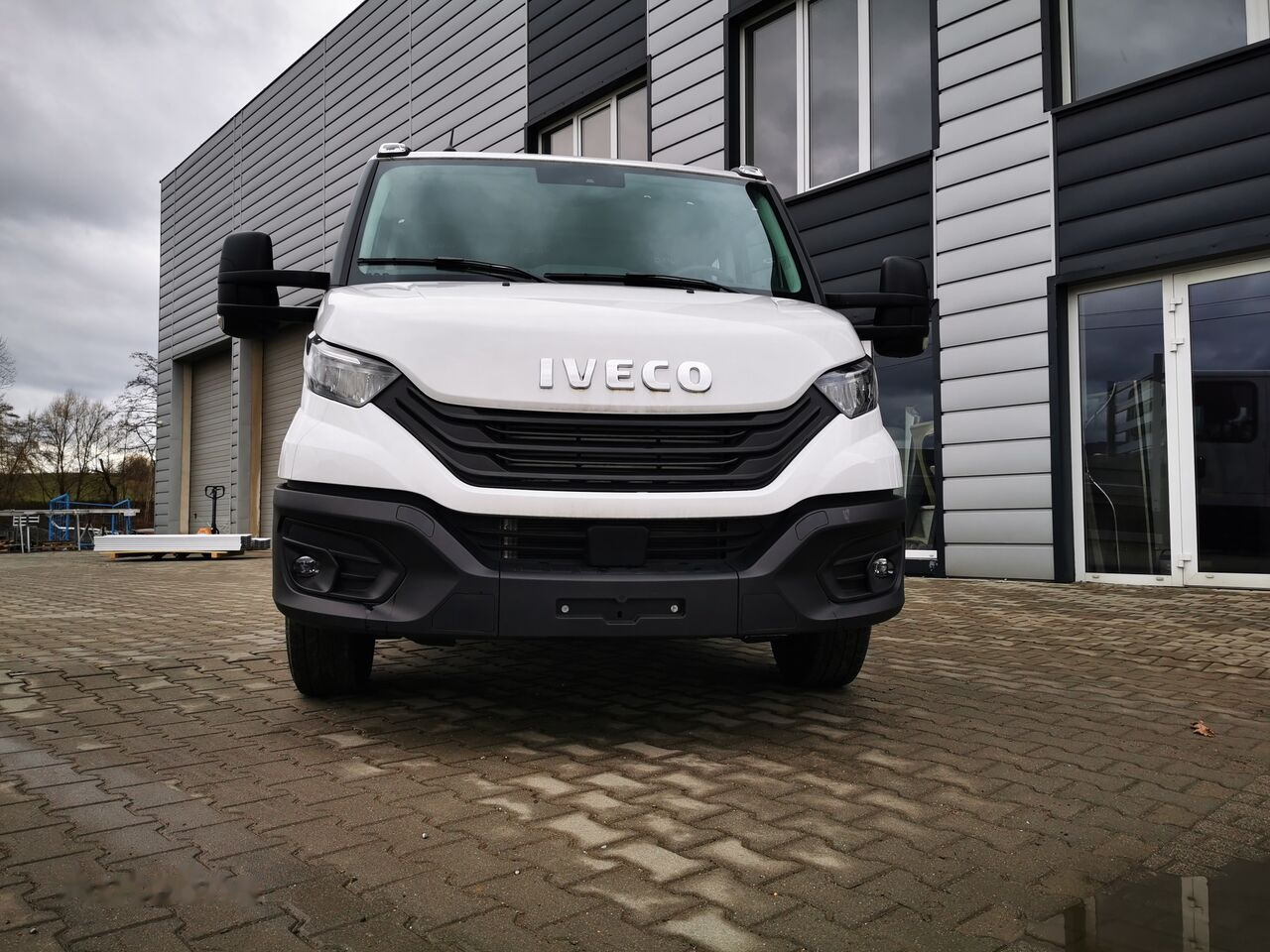 IVECO Daily 180KM r. oś 4100 - Automašīna ar kravas platformu: foto 3 IVECO Daily 180KM r. oś 4100 - Automašīna ar kravas platformu: foto 3