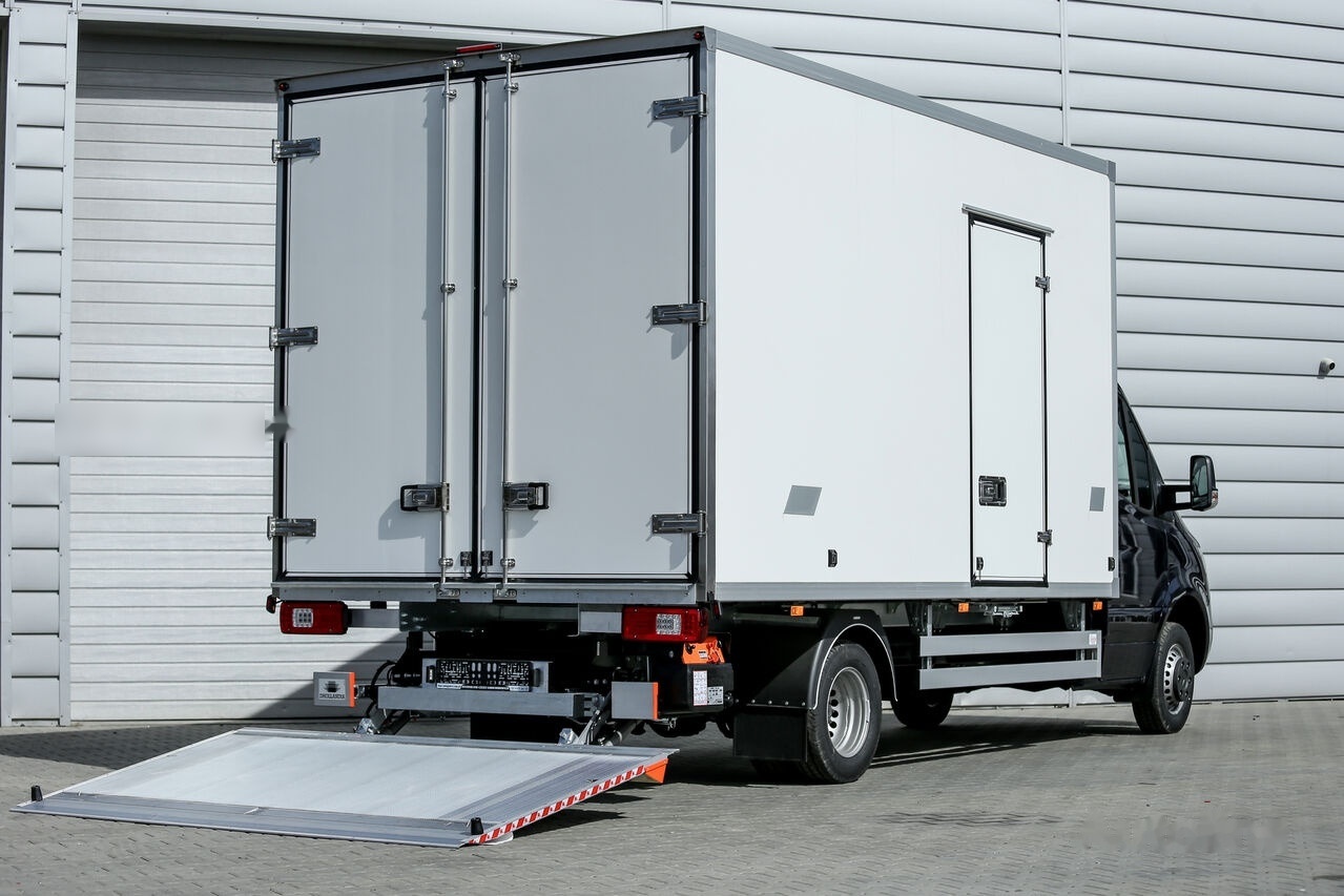 Mercedes-Benz Sprinter 319 - Furgons ar slēgtā virsbūve: foto 3 Mercedes-Benz Sprinter 319 - Furgons ar slēgtā virsbūve: foto 3