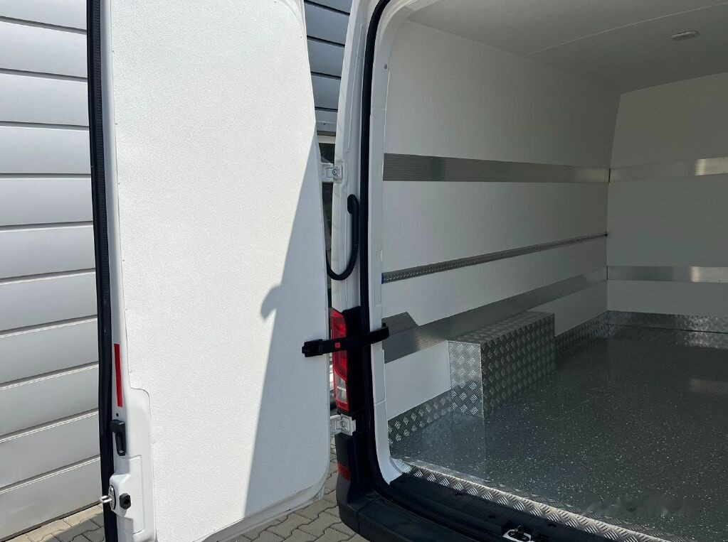 Volkswagen Crafter - Komercauto refrižerators: foto 4 Volkswagen Crafter - Komercauto refrižerators: foto 4