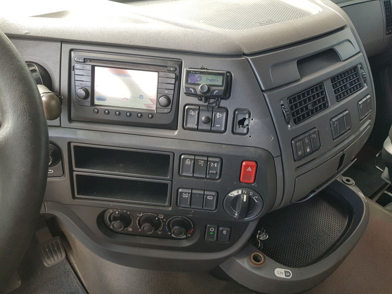 Vilcējs DAF XF 460 FTG 6x2: foto 17