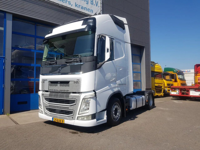 Volvo FH 420 Low deck XL Cabine hefschotel I-Parc Cool - Vilcējs: foto 2 Volvo FH 420 Low deck XL Cabine hefschotel I-Parc Cool - Vilcējs: foto 2