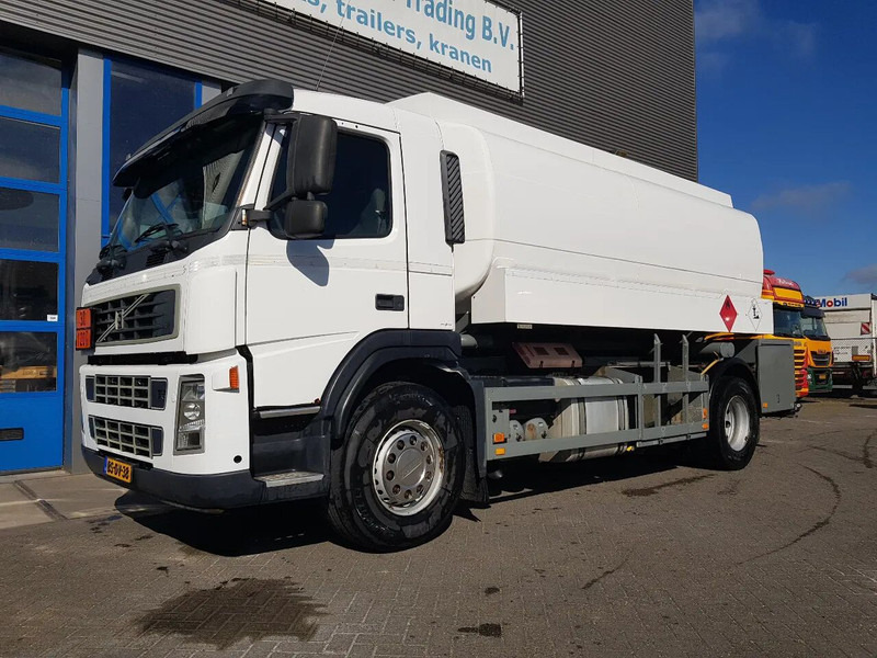 Volvo FM 9.340 Petrol, Diesel 17000 Ltr. 3 Compartementen - Autocisterna: foto 2 Volvo FM 9.340 Petrol, Diesel 17000 Ltr. 3 Compartementen - Autocisterna: foto 2