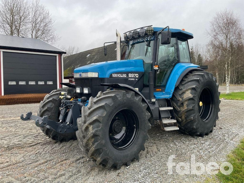 New Holland - Traktors: foto 1 New Holland - Traktors: foto 1