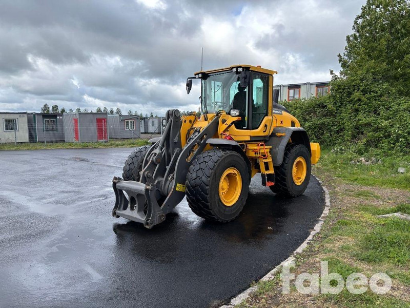 Volvo L90H - Riteņu iekrāvējs: foto 1 Volvo L90H - Riteņu iekrāvējs: foto 1