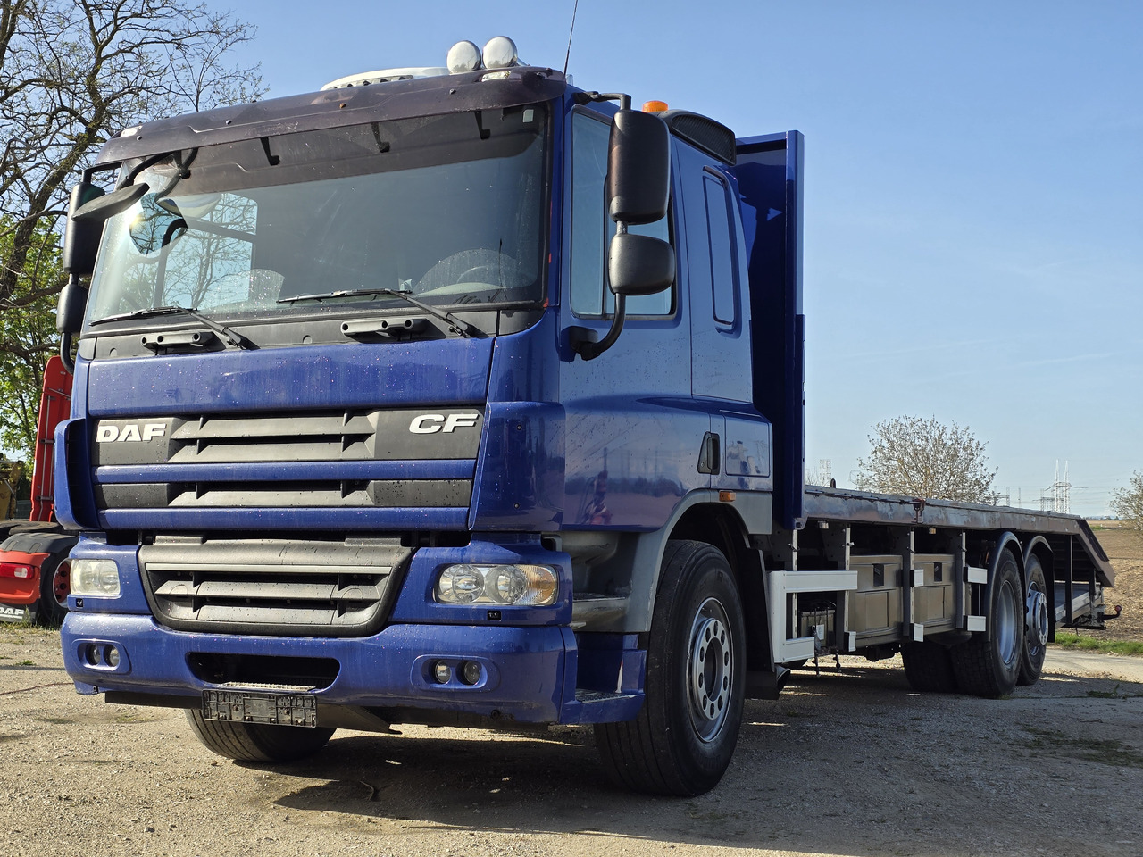 DAF CF 360 MACHINE TRANSPORTER - Autovedējs: foto 1 DAF CF 360 MACHINE TRANSPORTER - Autovedējs: foto 1