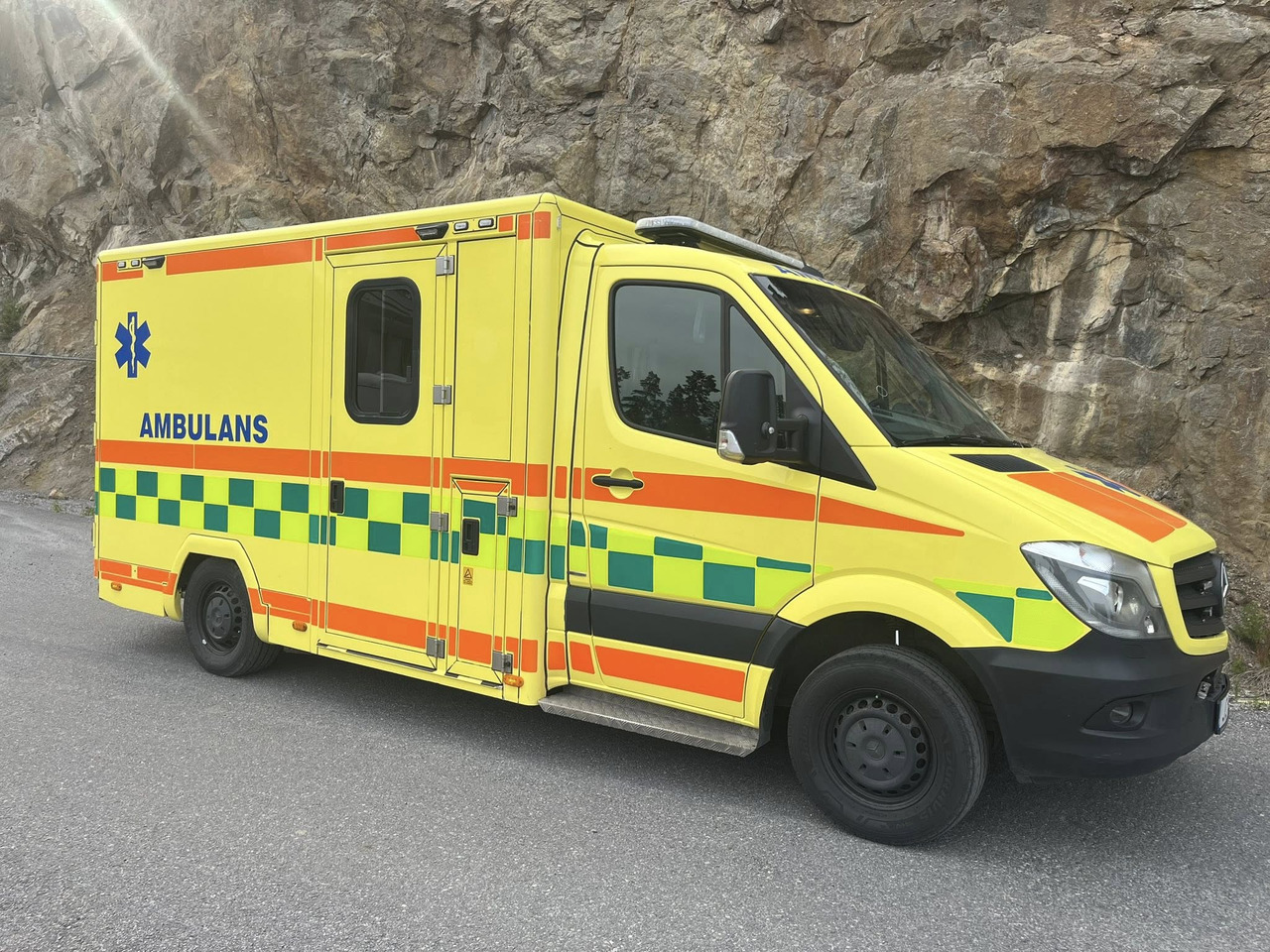 MERCEDES-BENZ Sprinter 319 - AMBULANCE / Krankenwagen / швидка допомога - Ātrās palīdzības mašīna: foto 4 MERCEDES-BENZ Sprinter 319 - AMBULANCE / Krankenwagen / швидка допомога - Ātrās palīdzības mašīna: foto 4