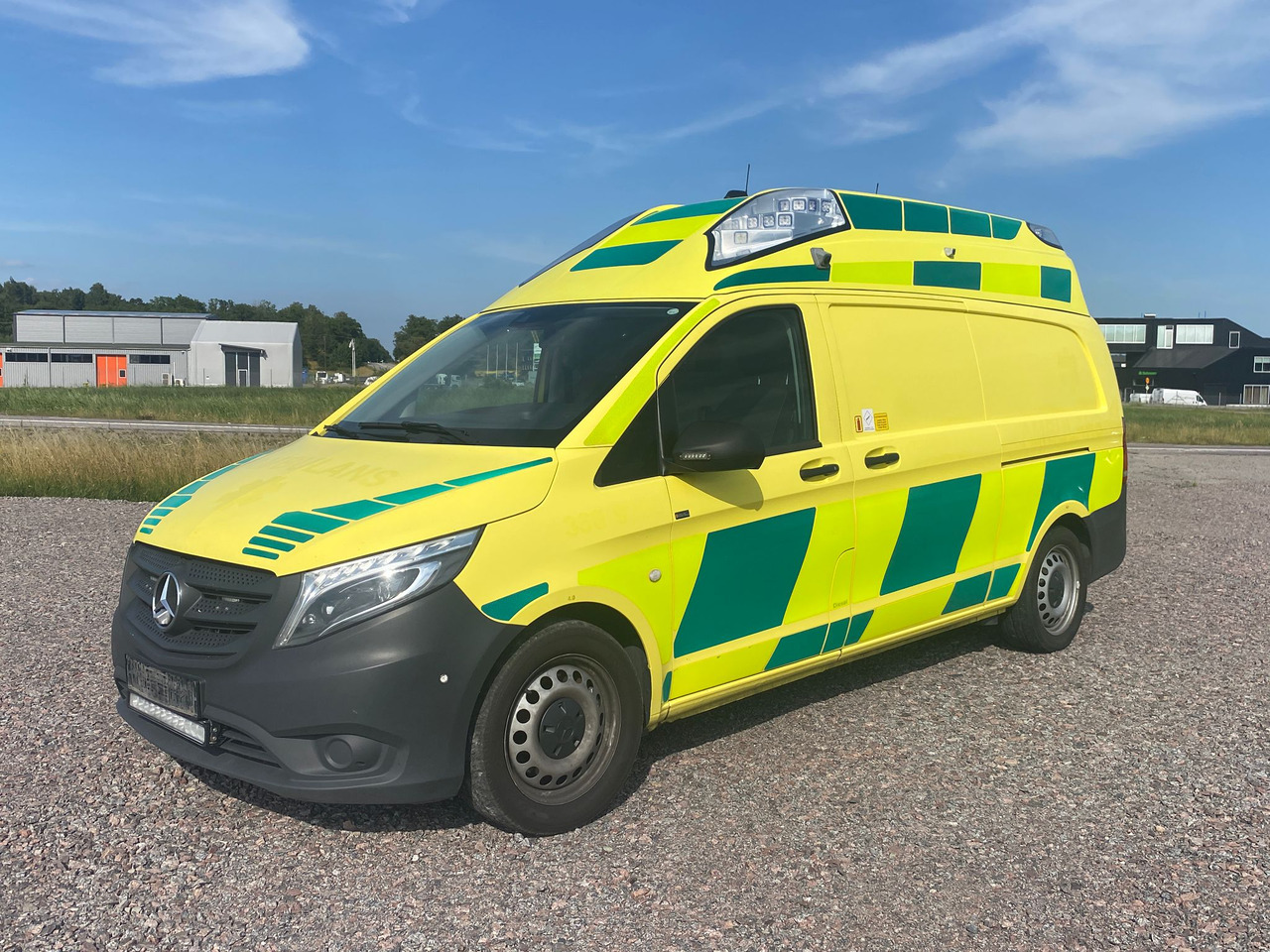 MERCEDES-BENZ Vito 119 4x4 - Ambulans / AMBULANCE - Ātrās palīdzības mašīna: foto 1 MERCEDES-BENZ Vito 119 4x4 - Ambulans / AMBULANCE - Ātrās palīdzības mašīna: foto 1