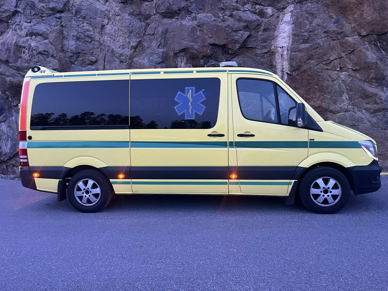 Mercedes-Benz Sprinter 316 - 2 stretcher - Ātrās palīdzības mašīna: foto 5 Mercedes-Benz Sprinter 316 - 2 stretcher - Ātrās palīdzības mašīna: foto 5
