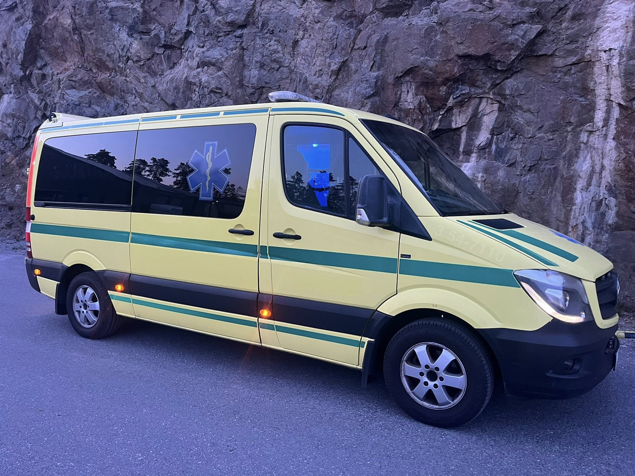 Mercedes-Benz Sprinter 316 - 2 stretcher - Ātrās palīdzības mašīna: foto 1 Mercedes-Benz Sprinter 316 - 2 stretcher - Ātrās palīdzības mašīna: foto 1
