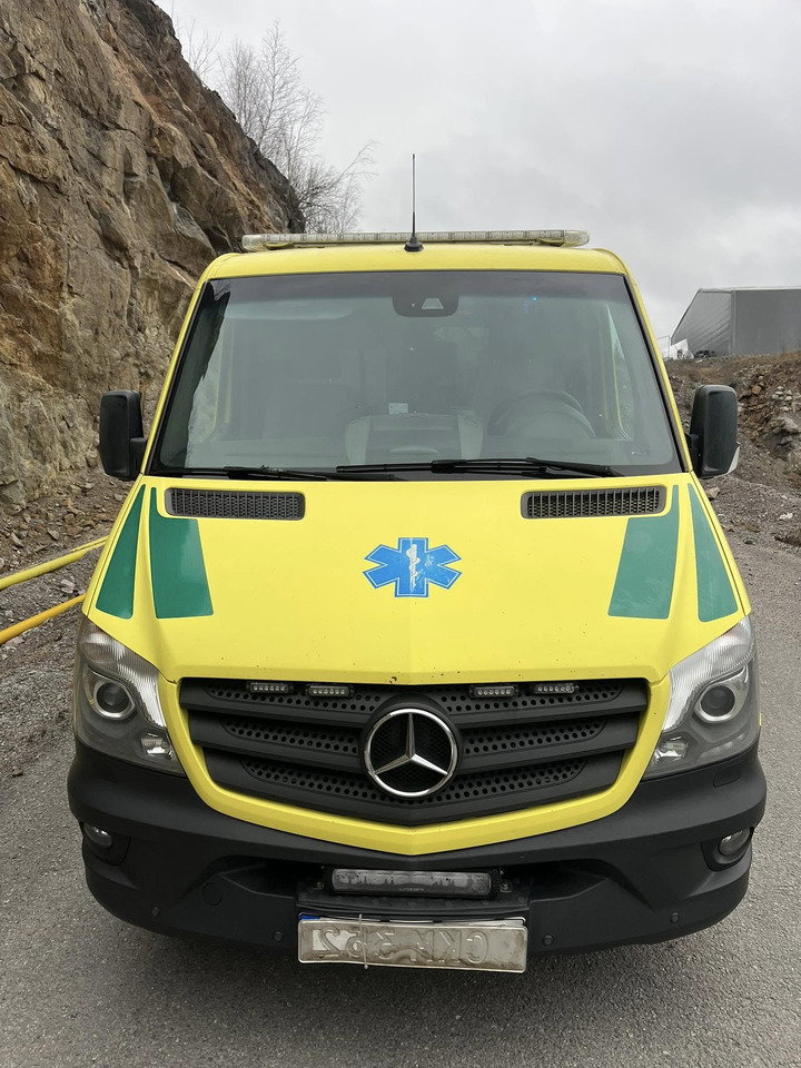 Mercedes-Benz Sprinter 316 - 2 stretcher ambulance - RESERVERAD!! - Ātrās palīdzības mašīna: foto 5 Mercedes-Benz Sprinter 316 - 2 stretcher ambulance - RESERVERAD!! - Ātrās palīdzības mašīna: foto 5