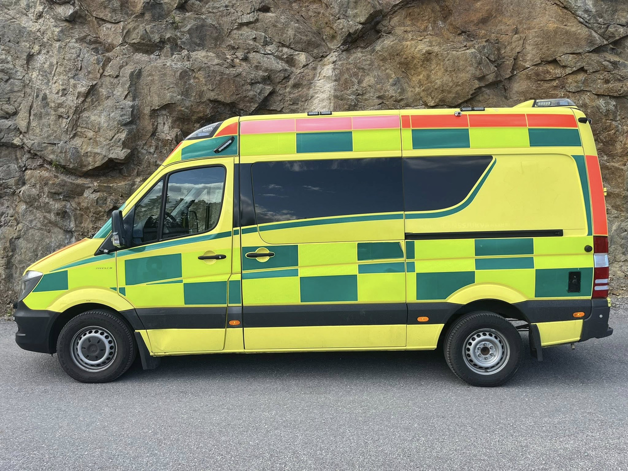 Mercedes-Benz Sprinter 319 - AMBULANCE / Krankenwagen / Ambulancia - Ātrās palīdzības mašīna: foto 5 Mercedes-Benz Sprinter 319 - AMBULANCE / Krankenwagen / Ambulancia - Ātrās palīdzības mašīna: foto 5