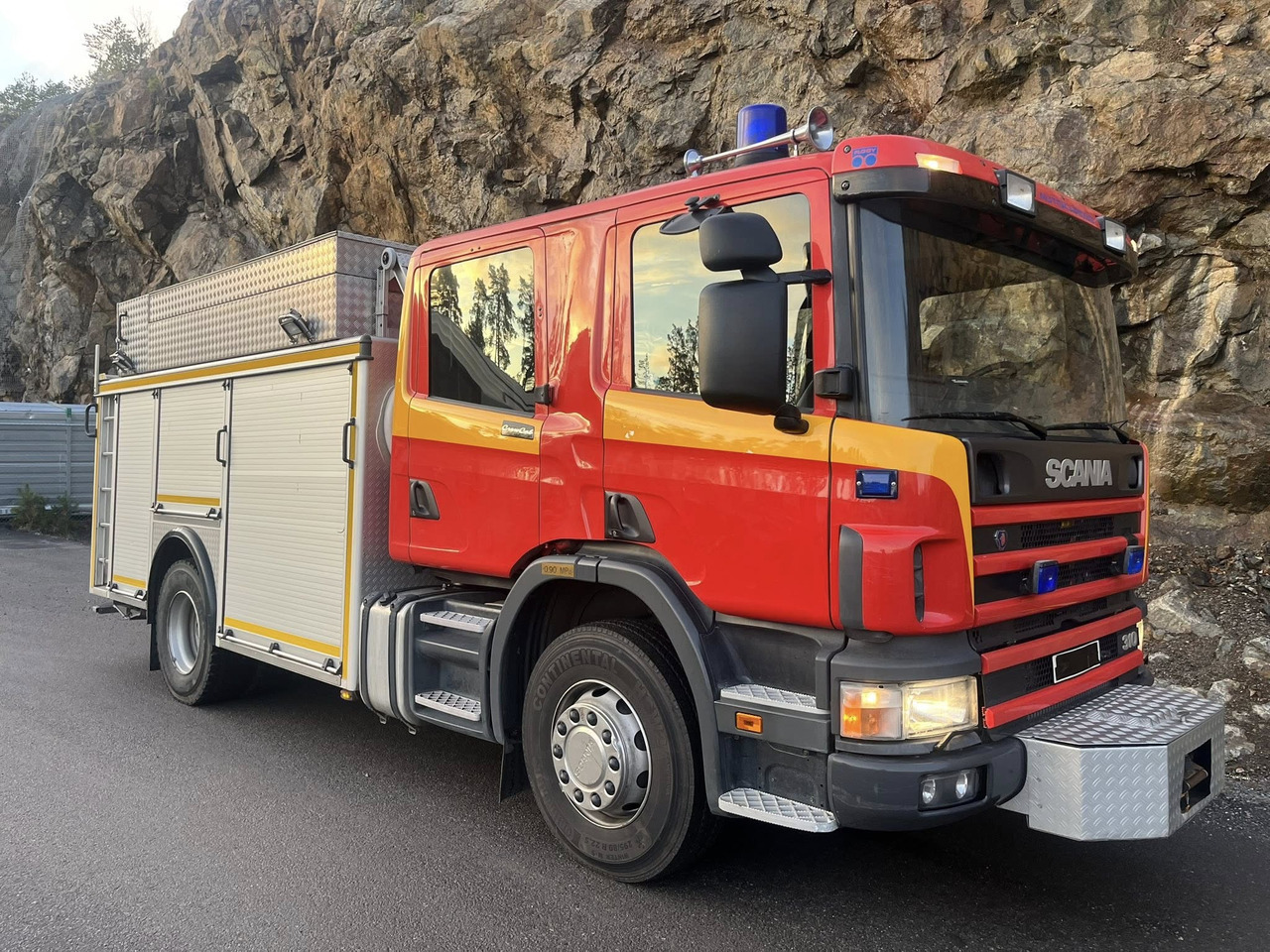 SCANIA P94GB 4x2 NZ310 - Fire engine - RESERVERAD !! - Ugunsdzēsēju mašīna: foto 4 SCANIA P94GB 4x2 NZ310 - Fire engine - RESERVERAD !! - Ugunsdzēsēju mašīna: foto 4