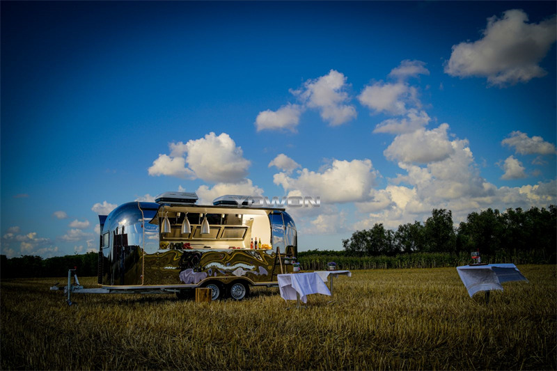 Yowon commercial food vending trailer Airstream type food truck - Tirdzniecības piekabe: foto 1 Yowon commercial food vending trailer Airstream type food truck - Tirdzniecības piekabe: foto 1