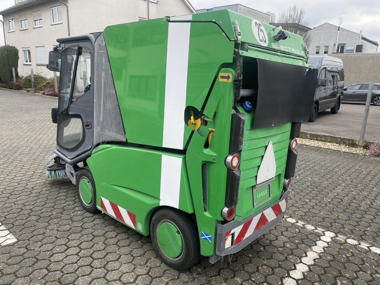 TENNANT Green Machines 500 ZE electric 500 ZE - Ielu tīrīšanas mašīna: foto 4 TENNANT Green Machines 500 ZE electric 500 ZE - Ielu tīrīšanas mašīna: foto 4