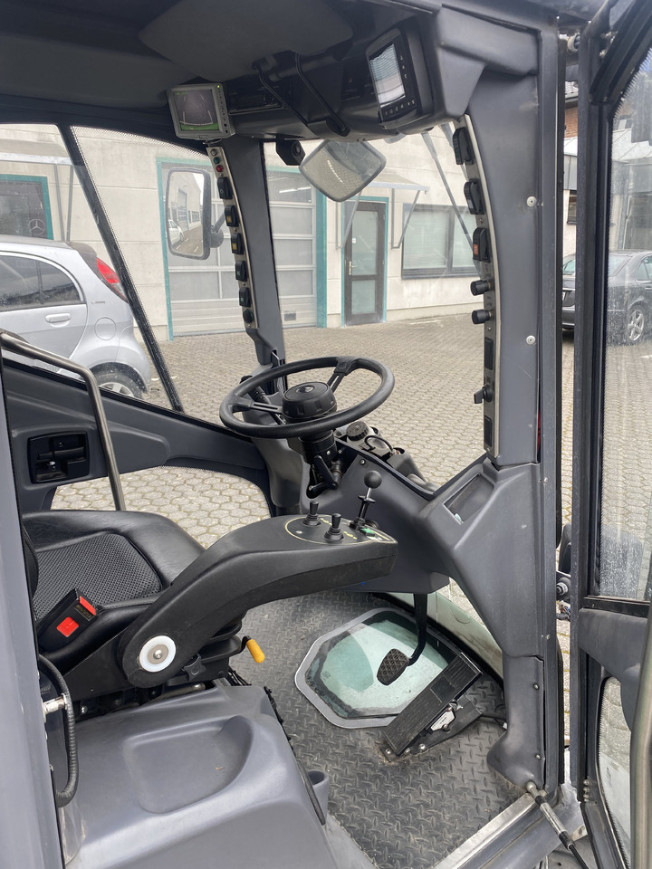 TENNANT Green Machines 500 ZE electric 500 ZE - Ielu tīrīšanas mašīna: foto 5 TENNANT Green Machines 500 ZE electric 500 ZE - Ielu tīrīšanas mašīna: foto 5
